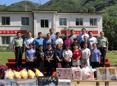 蓝狮在线“八一”建军行：心系边防  情浓夏日